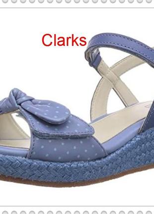 Р. 32, 37.5. clarks шкіряні дівочі босоніжки оригінал