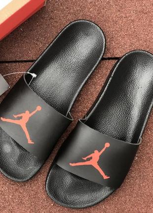 Чоловічі капці nike air jordan чорні червоні1 фото