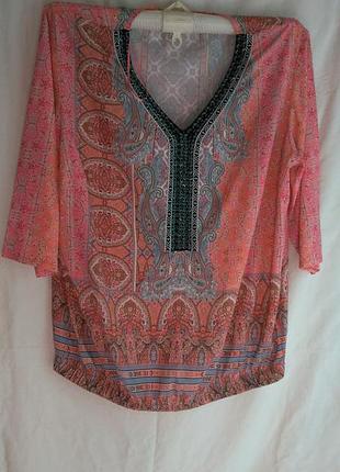 Дуже красива футболка розшита бісером