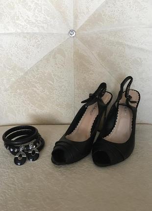 Стильные босоножки для дерзкого образа