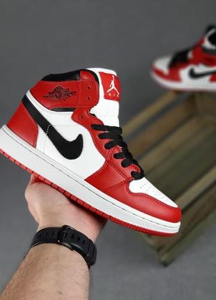 Кроссовки женские nike air jordan 1 retro high red3 фото