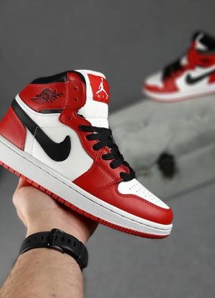 Кроссовки женские nike air jordan 1 retro high red4 фото