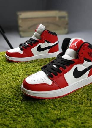 Кроссовки женские nike air jordan 1 retro high red10 фото