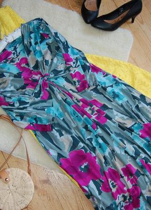 Модне плаття – міді c драпіруванням в акварельні квіти в ідеалі плюс сайз5 фото