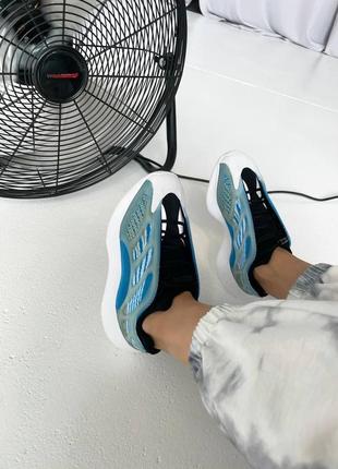 Стильные женские мягкие кроссовки adidas yeezy boost 700 v3 “arzareth”1 фото