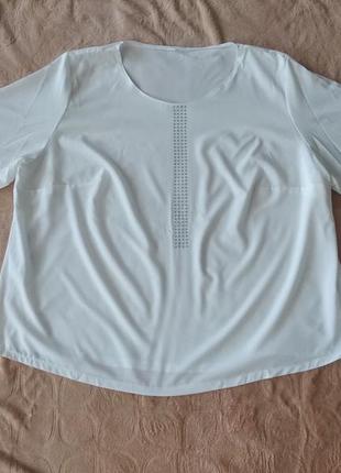 Блузка р.56 белоснежная