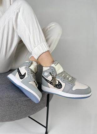 Шикарные женские кроссовки топ качество 🎁