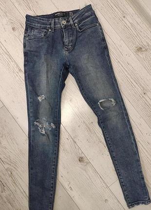 Джинсы bershka. акция 1+1=3*