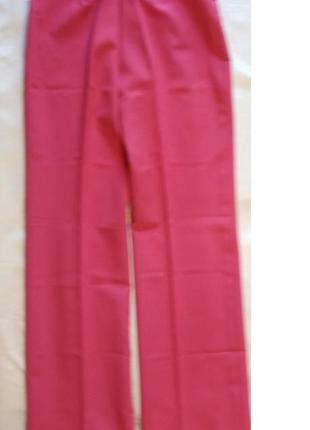 Брюки со стрелками фуксия стрейч прямые с отворотами.размер s.