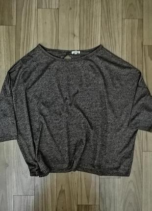 Кофточка с открытой спинкой.