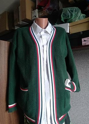 Полувер модный у стиле gucci