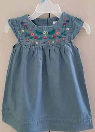 Милий джинсовий сарафан, плаття з вишивкою baby club c&a 80 розміру.3 фото
