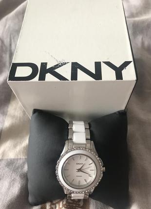 Dkny часы с керамикой