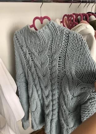 Свитер косами оверсайз из объёмной пряжи