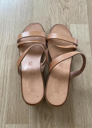 Стильные кожаные босоножки шлёпанцы nikos shoes греция