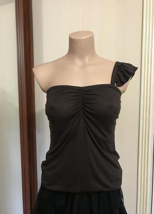 Топ на одне плече, майка