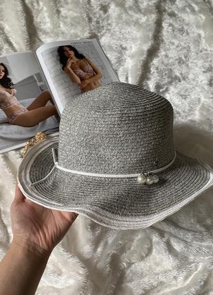 Шикарная женственная шляпа с жемчужинками7 фото