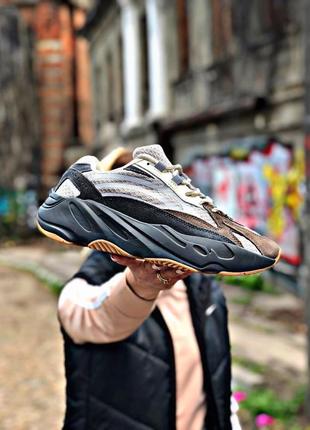 Чоловічі кросівки adidas yeezy boost 700