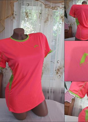 Продам спортивну футболку