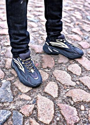 Кросівки жіночі adidas yeezy boost 700 vanta black10 фото