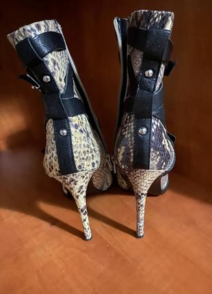 Ботильйони guess 5