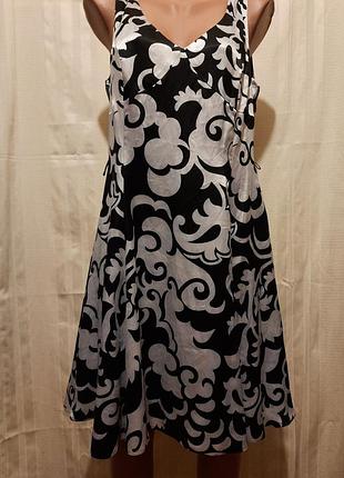 Лёгкое, воздушное черно белое атласное платье.