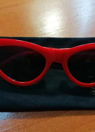 Очки солнцезащитные