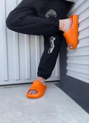 Сланцы женские, мужские adidas yeezy slides enflame orange оранжевые (адидас изи, сандалі)2 фото