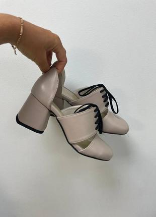 Шкіряні туфлі шнурівка закритий носик та п'ятому ятка