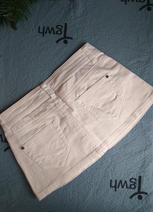 Короткая мини юбка белая джинсовая terranova2 фото