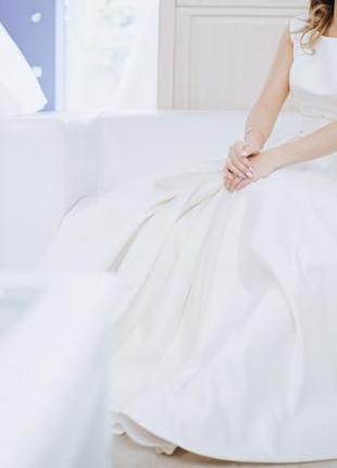 Классическое свадебное платье королевский атлас3 фото