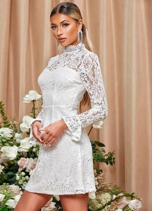 Розкішне мереживне плаття