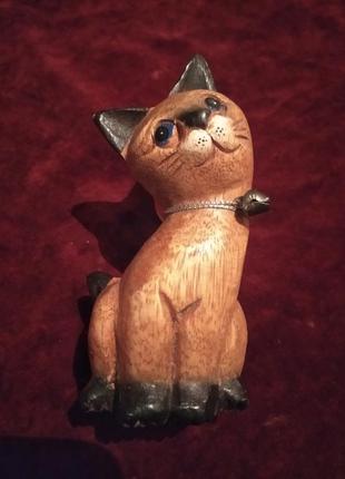 Статуетка з дерева. тайвань. 13см.