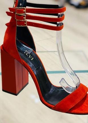 Турецькі шкіряні босоніжки ilvi