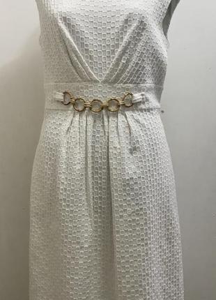 Котонова білосніжна класична сукня футляр з декоративний поясом2 фото