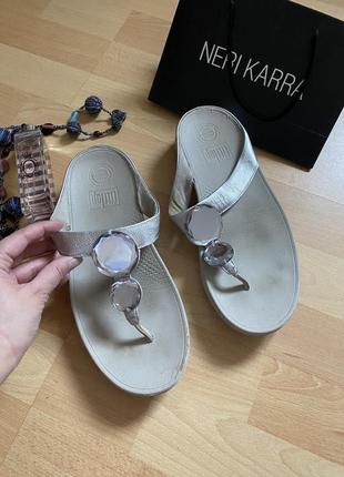 Кожаные шлёпанцы fitflop3 фото