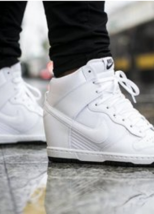 Женские кроссовки nike dunk sky hi essential размер 39/25 см.1 фото