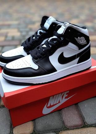 Кроссовки мужские nike air jordan 1 retro white/black (классика на осень)