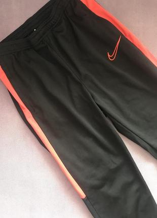 Подростковые спортивные штаны nike sri-fit (10-12 лет)3 фото