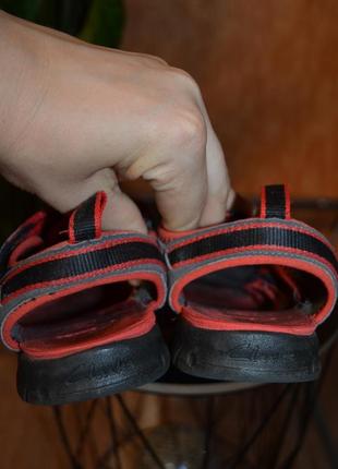 Закрытые сандалии босоножки clarks 30 р.4 фото