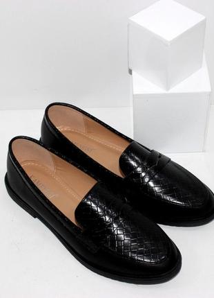 Удобные женские туфли в черном цвете.3 фото