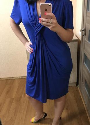 Нарядна сукня красивого синього кольору