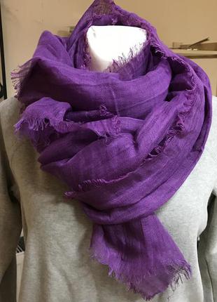 Шарф цвета фуксии