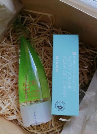 Набір корейської косметики пінка для вмивання holika і крем mizon