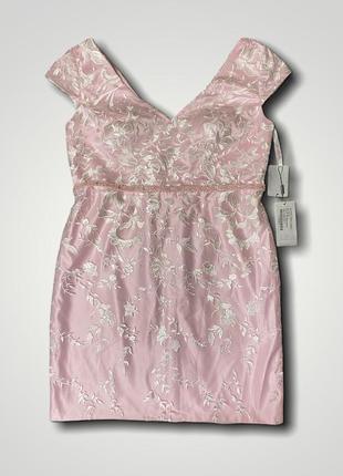 Розовое миди платье футляр с v вырезом и кружевом до колен с пояском