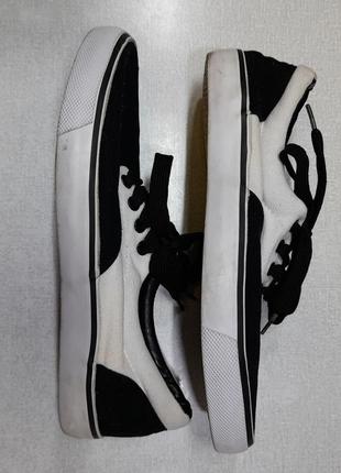 Парусинові кеди