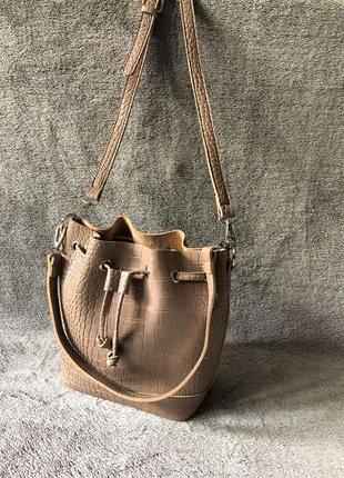Шикарна жіноча стильна сумочка сумка вузлик на плече chicoree4 фото