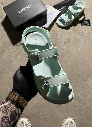 Женские босножки в стиле chanel flip flops mint, сандалии летние в флип флоп зелёные на липучке3 фото