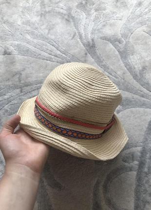 Соломеный капелюх на лето