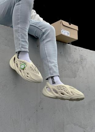 Мужские тапки department adidas yeezy  foam rnnr sand6 фото
